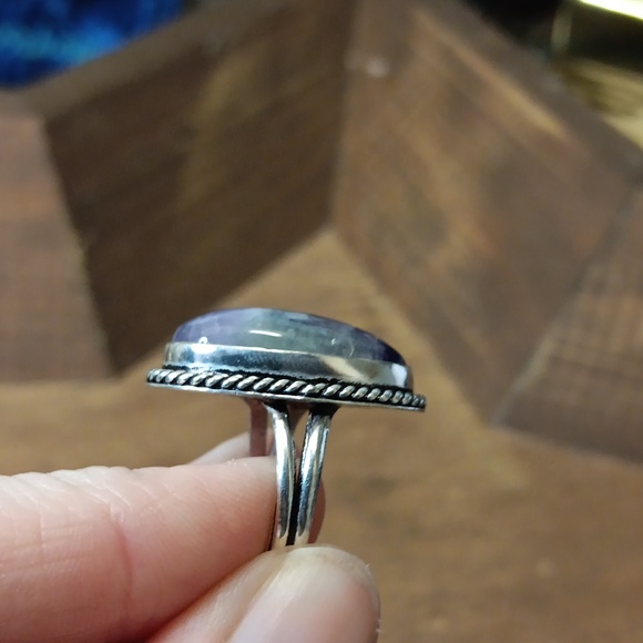 Oval Purple Stone Ring - Picture 4 of 5